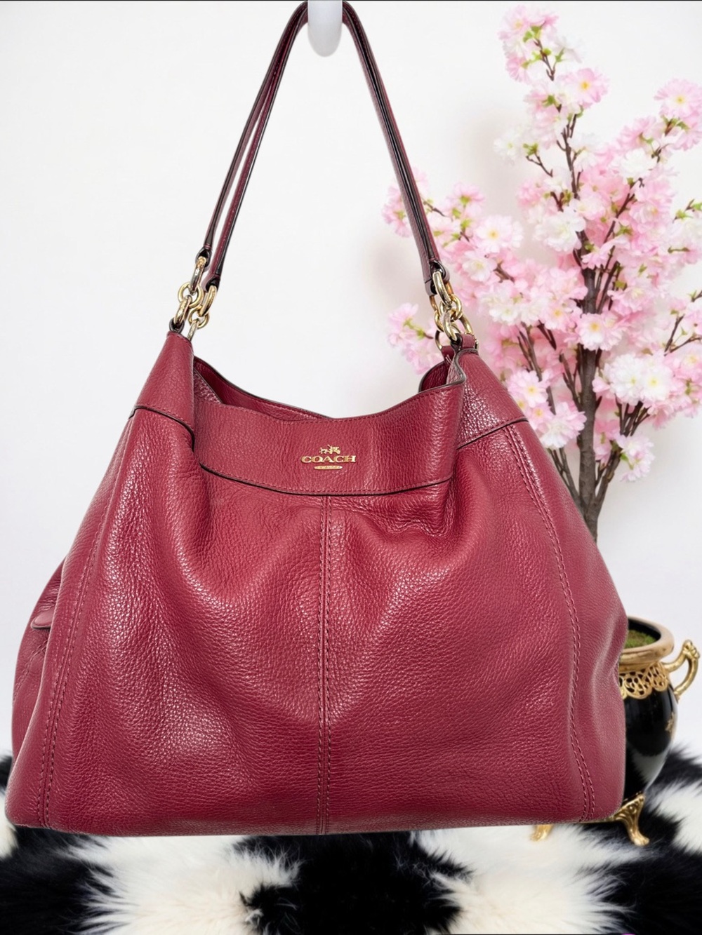 COACH LARGE LEXY SHOULDER BAG
